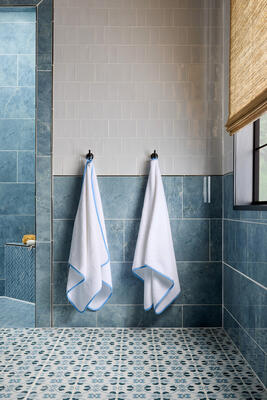 Featuring: Cosmo (684385), Seaside Marble (684321) and Herringbone (684322),
Bespoke (484994, 484997)