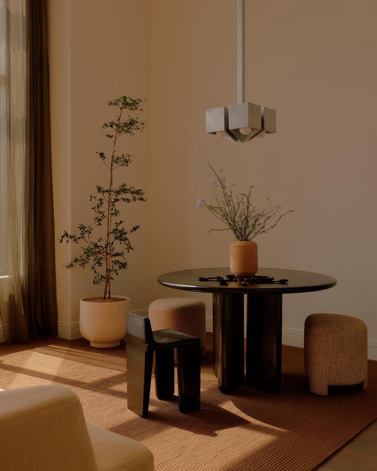 Radnor unveils new Manhattan showroom, Jenni Kayne opens in Charleston, and more Radnor unveils new Manhattan showroom, Jenni Kayne opens in Charleston, and more